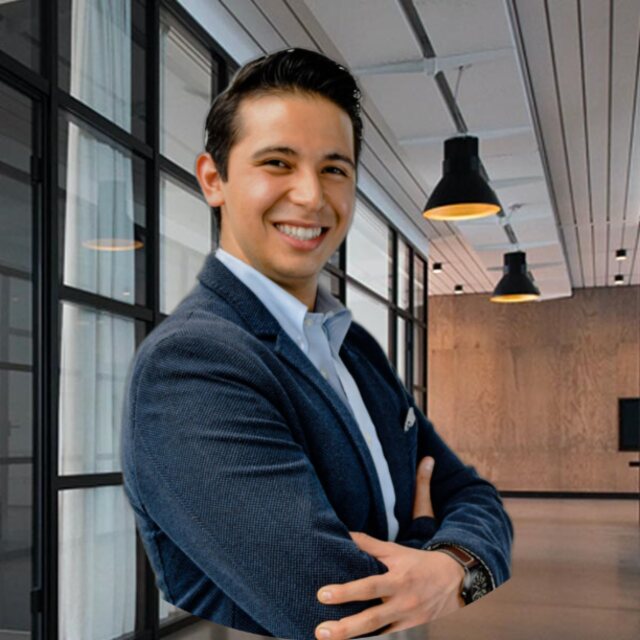 Mtro. César Cisneros